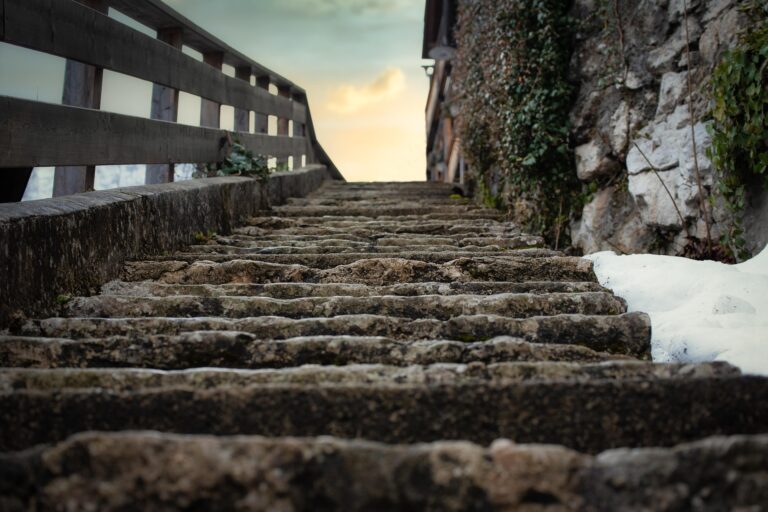 franz26-stairs-6002934_1920